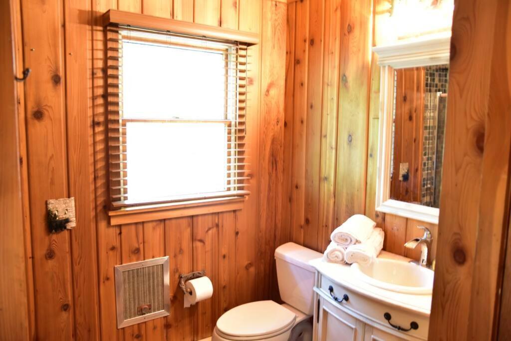 Quiet And Comfy 3Bed/2Bath - Chalet With Hot Tub. Cedar Esterno foto