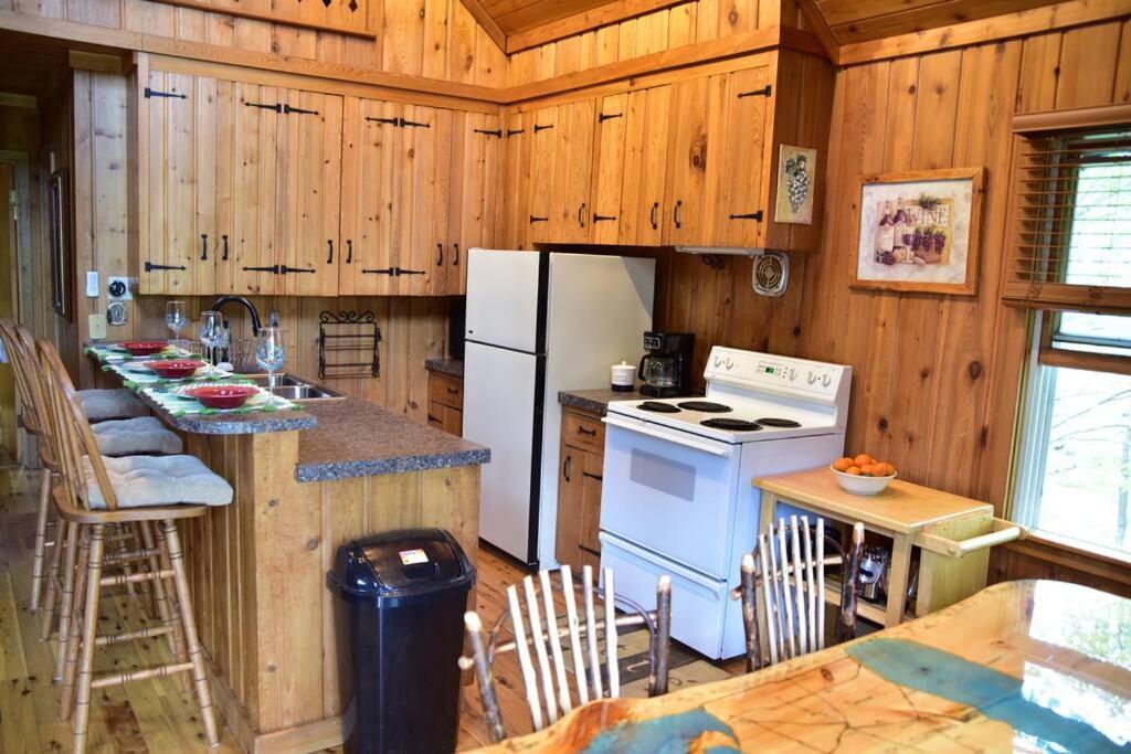 Quiet And Comfy 3Bed/2Bath - Chalet With Hot Tub. Cedar Esterno foto