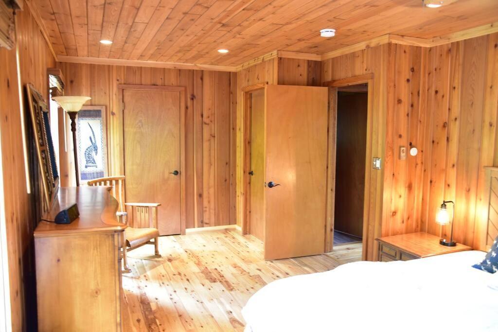 Quiet And Comfy 3Bed/2Bath - Chalet With Hot Tub. Cedar Esterno foto