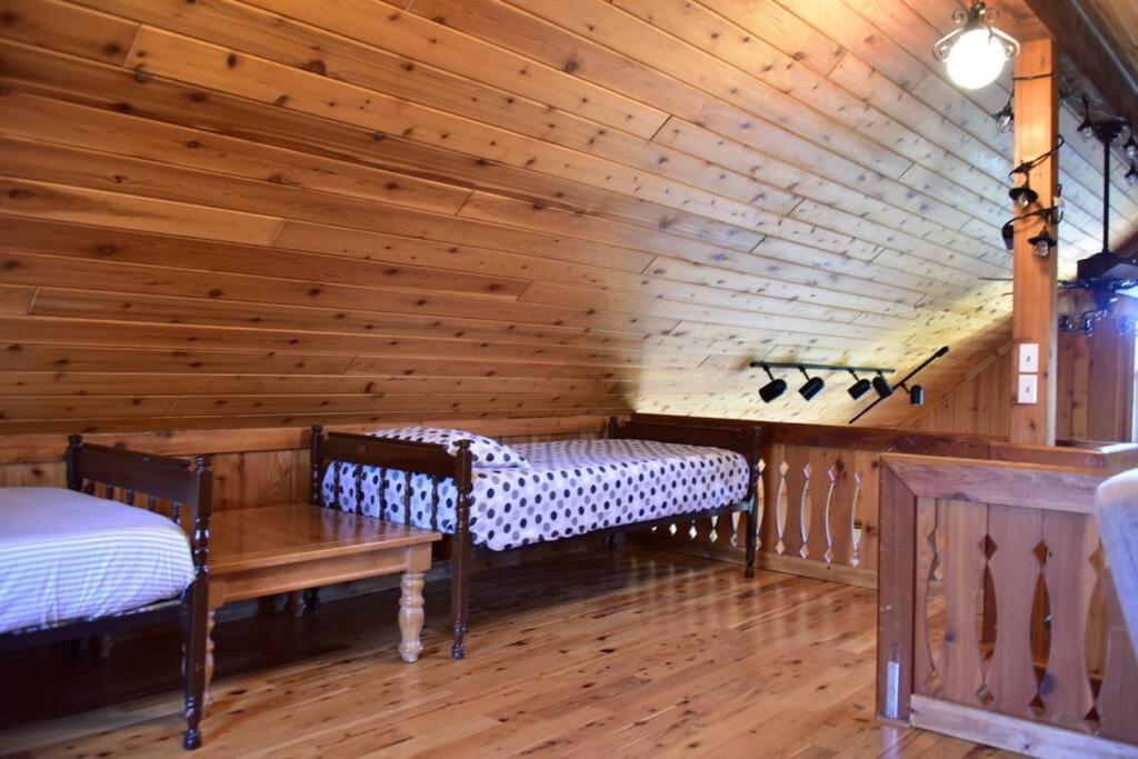 Quiet And Comfy 3Bed/2Bath - Chalet With Hot Tub. Cedar Esterno foto