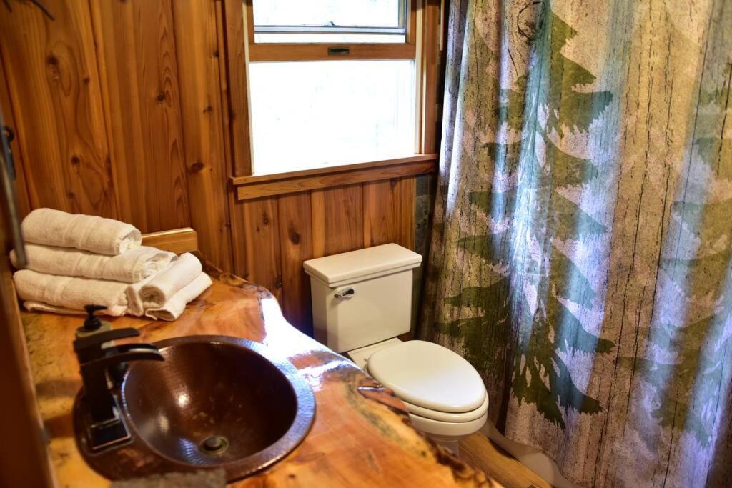 Quiet And Comfy 3Bed/2Bath - Chalet With Hot Tub. Cedar Esterno foto