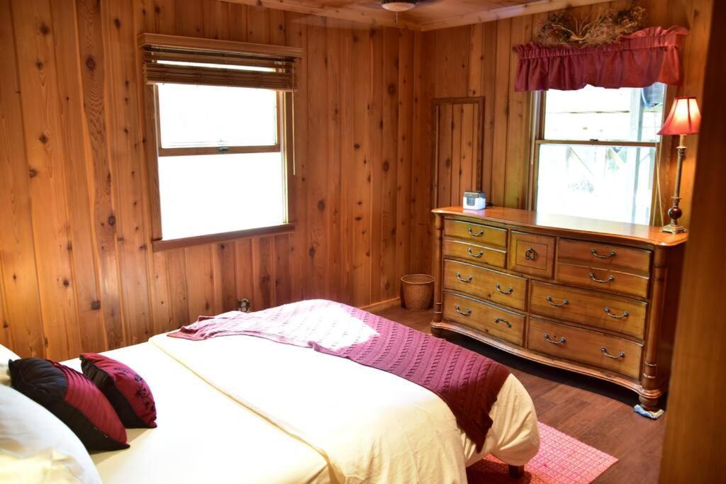 Quiet And Comfy 3Bed/2Bath - Chalet With Hot Tub. Cedar Esterno foto