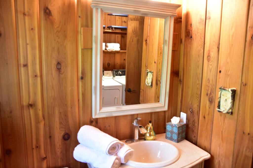 Quiet And Comfy 3Bed/2Bath - Chalet With Hot Tub. Cedar Esterno foto