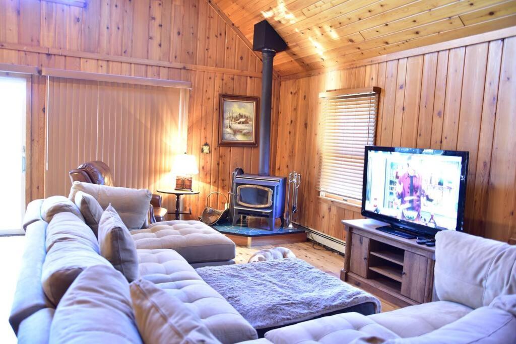 Quiet And Comfy 3Bed/2Bath - Chalet With Hot Tub. Cedar Esterno foto