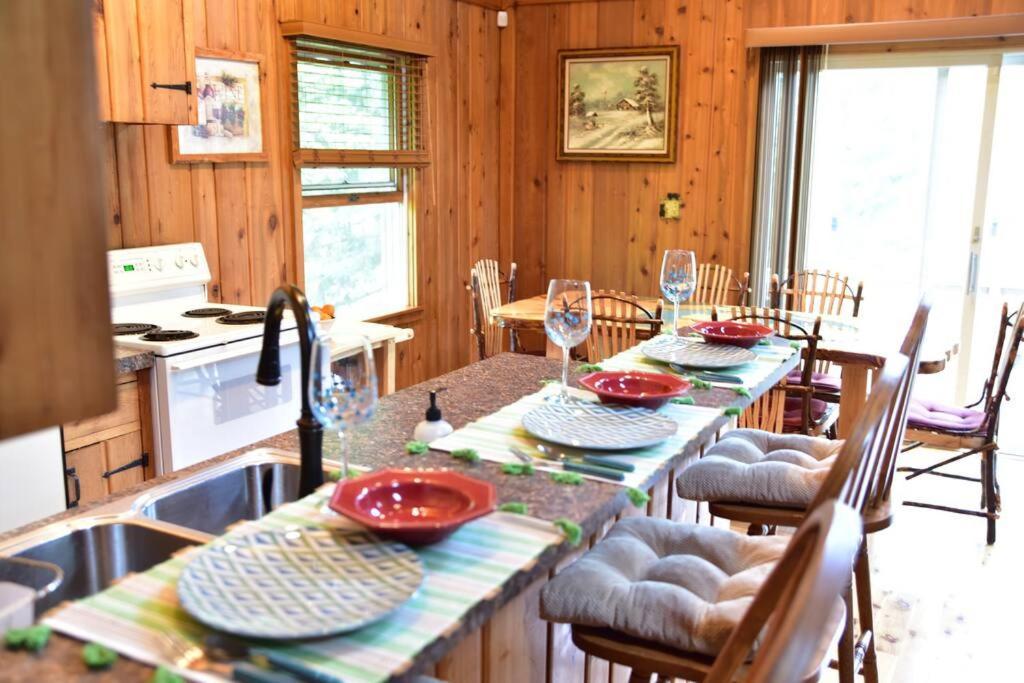 Quiet And Comfy 3Bed/2Bath - Chalet With Hot Tub. Cedar Esterno foto