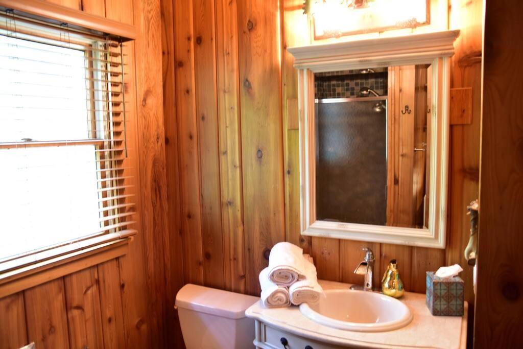 Quiet And Comfy 3Bed/2Bath - Chalet With Hot Tub. Cedar Esterno foto