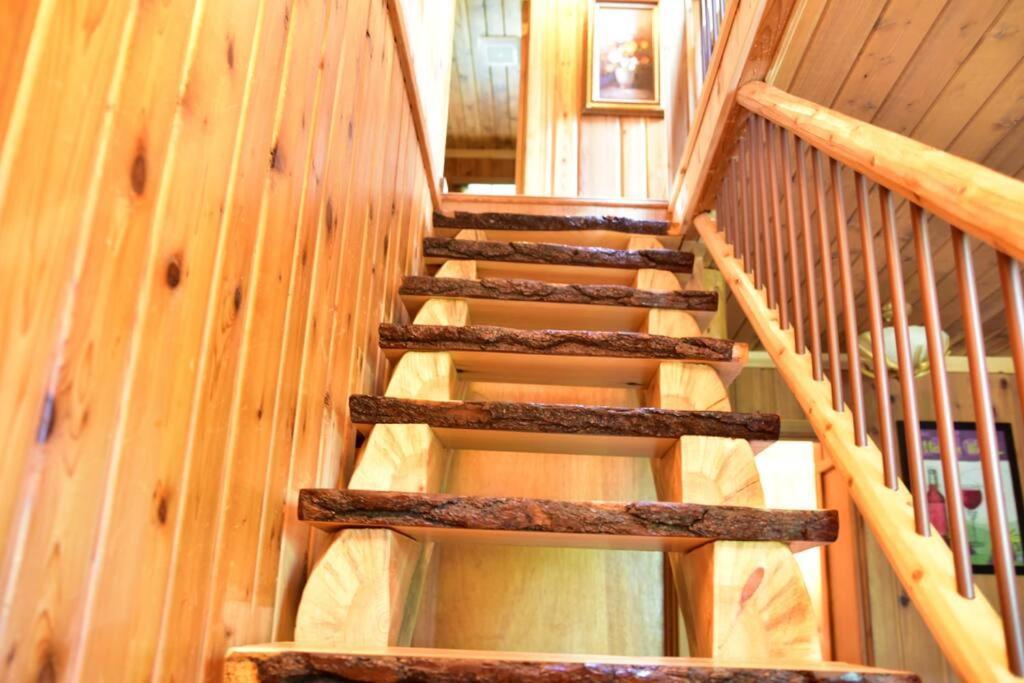 Quiet And Comfy 3Bed/2Bath - Chalet With Hot Tub. Cedar Esterno foto