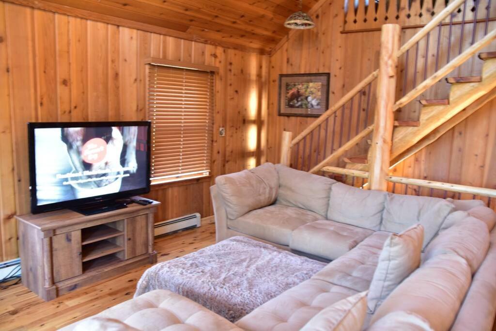 Quiet And Comfy 3Bed/2Bath - Chalet With Hot Tub. Cedar Esterno foto