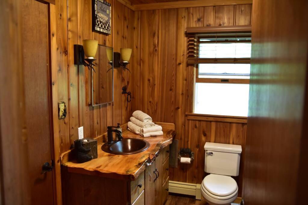Quiet And Comfy 3Bed/2Bath - Chalet With Hot Tub. Cedar Esterno foto