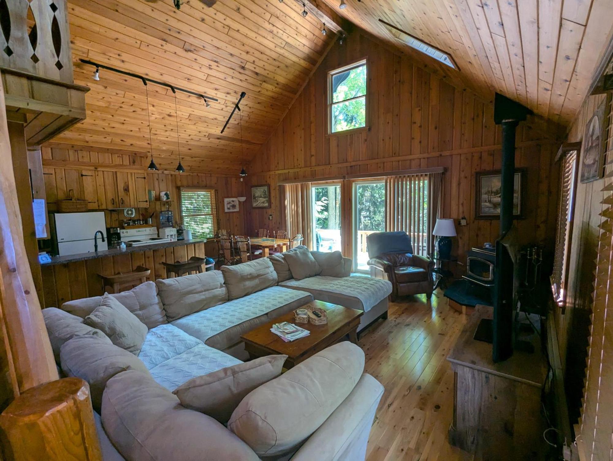 Quiet And Comfy 3Bed/2Bath - Chalet With Hot Tub. Cedar Esterno foto